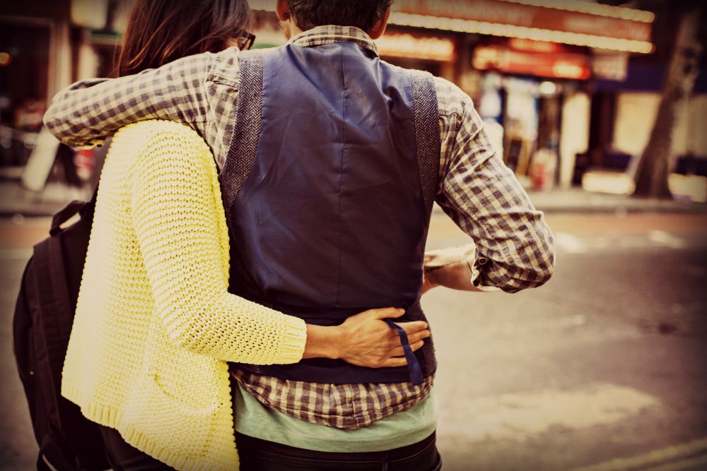 19 Things To Reassure Your Girlfriend Of Your Love